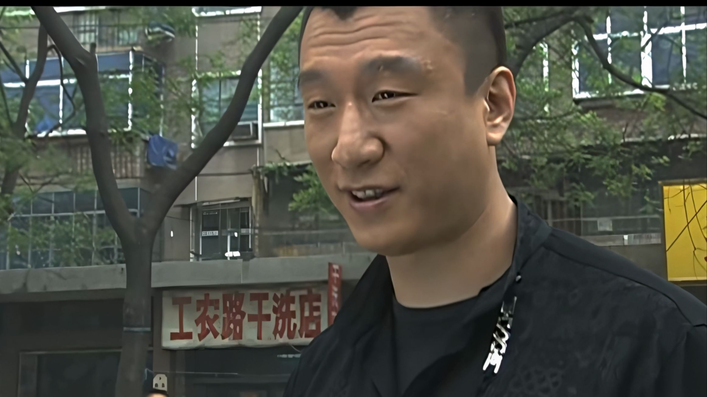 A person came to buy melons for the sixth or fourth time.